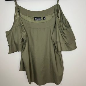 New York & Company green top